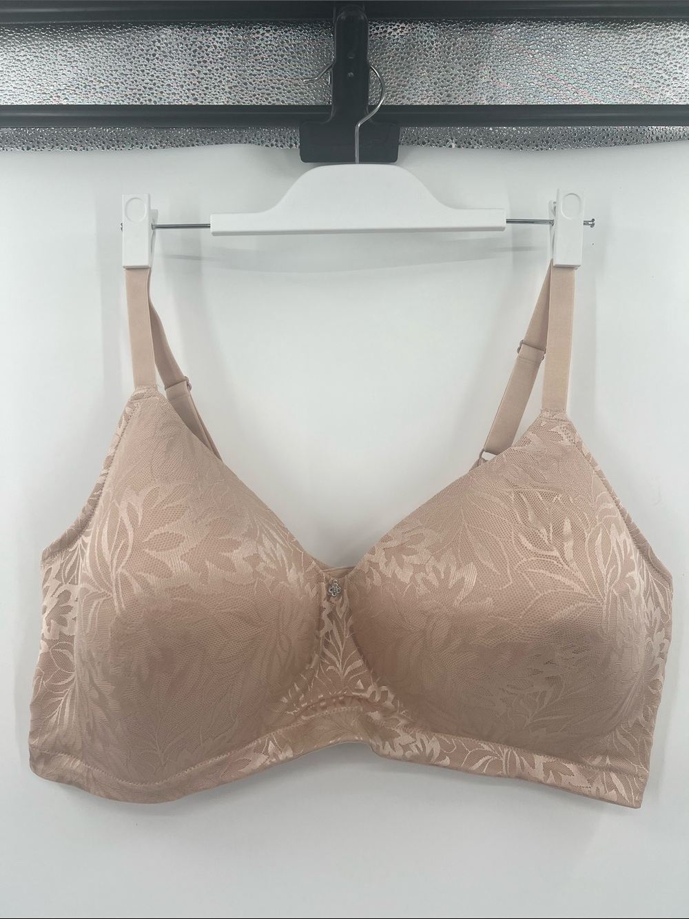 48DDD  Breezies bra